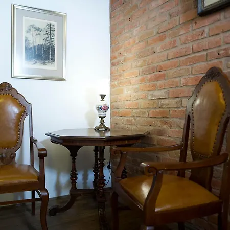 Szara Sowa 3* شترار يوخه