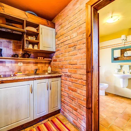 Szara Sowa فندق مبيت وإفطار 3*