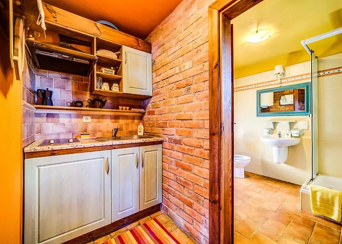 Szara Sowa Bed & Breakfast 3*