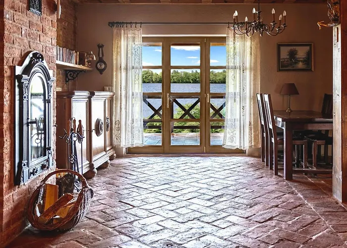 Bed & Breakfast Szara Sowa 3*